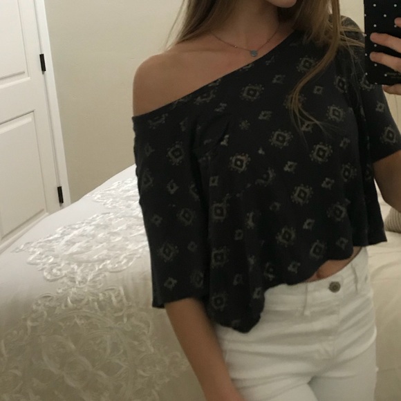 Cropped Hollister T-Shirt size M - Picture 4 of 6